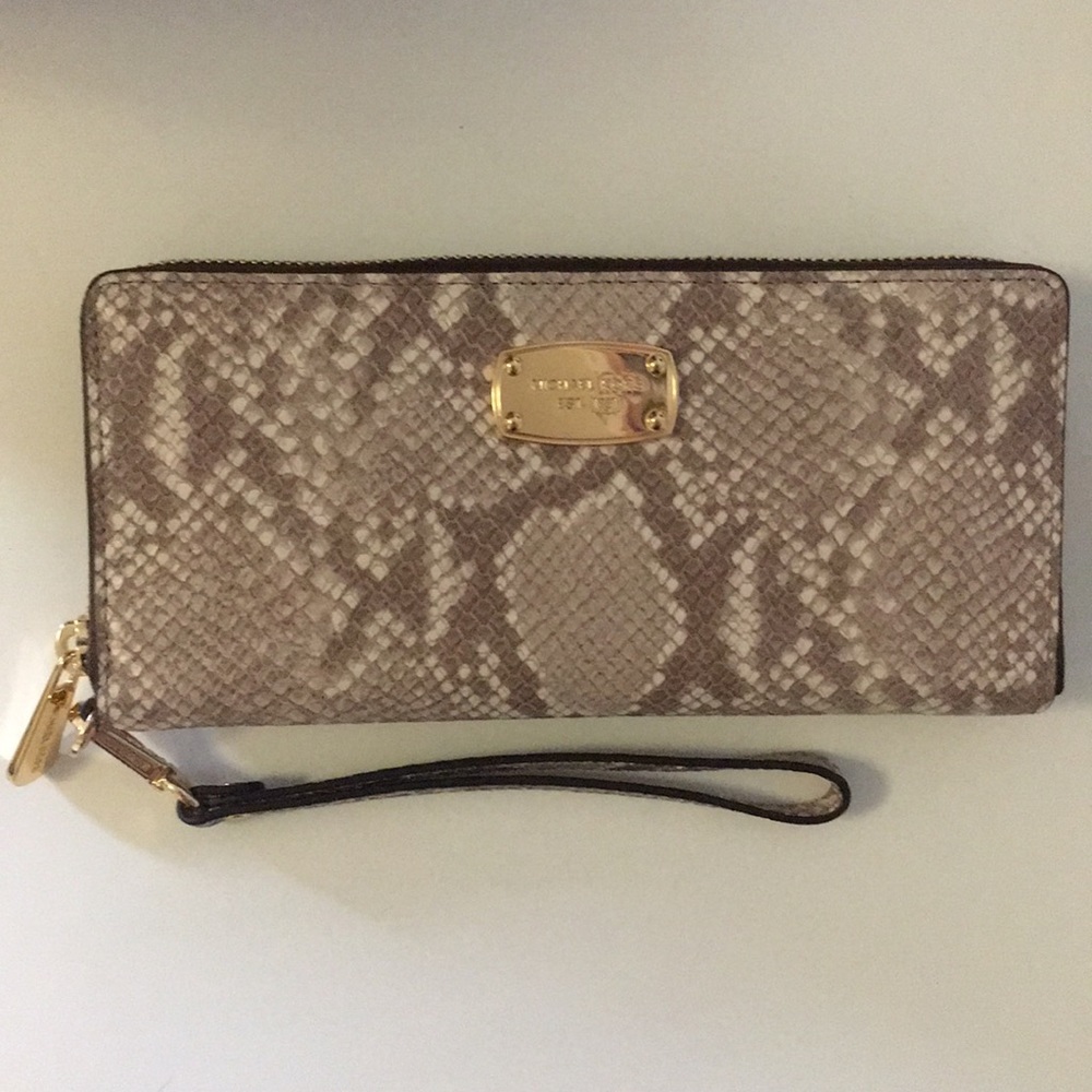 Michael Kors wallet